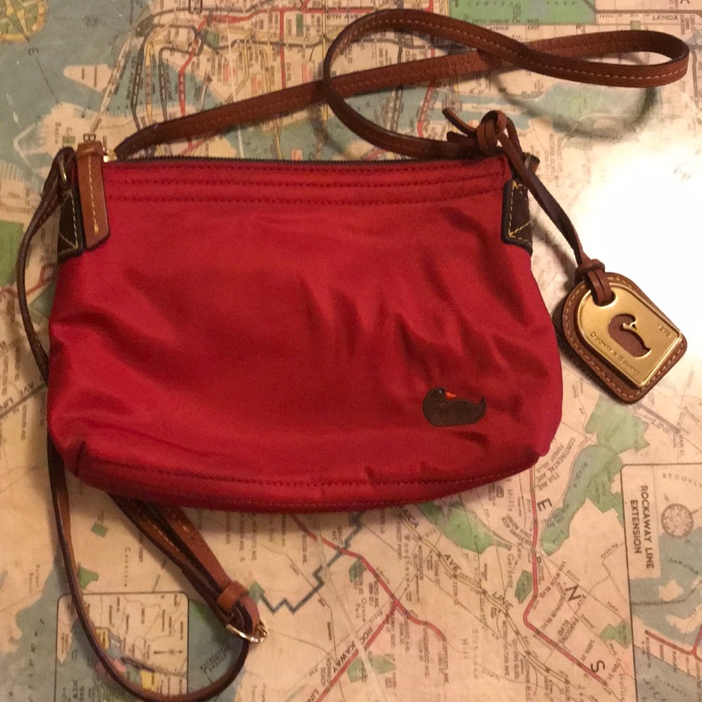 NWOT Dooney and Bourke crossbody bag